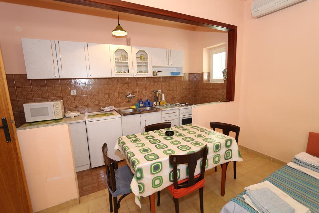 Apartments Antoneta Макарска Екстериор снимка