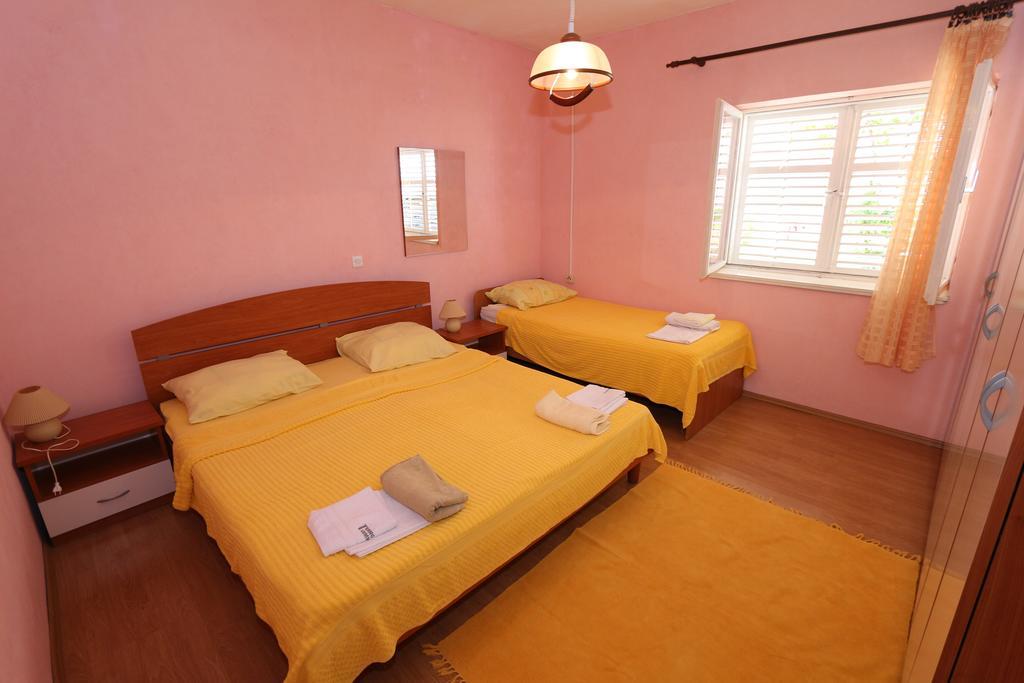 Apartments Antoneta Макарска Екстериор снимка