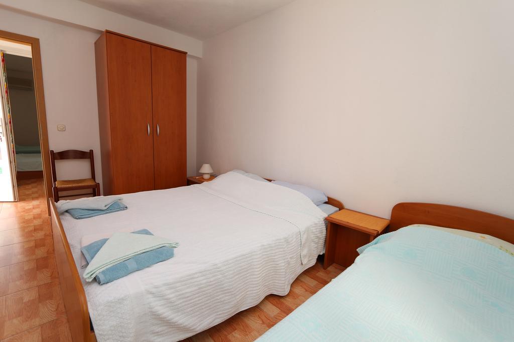 Apartments Antoneta Макарска Екстериор снимка