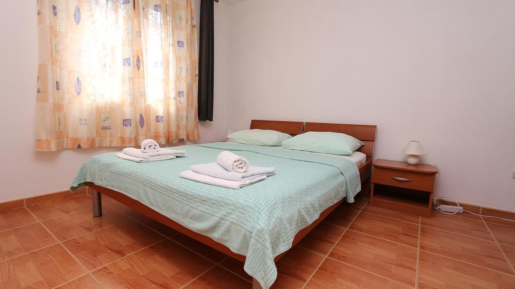 Apartments Antoneta Макарска Екстериор снимка