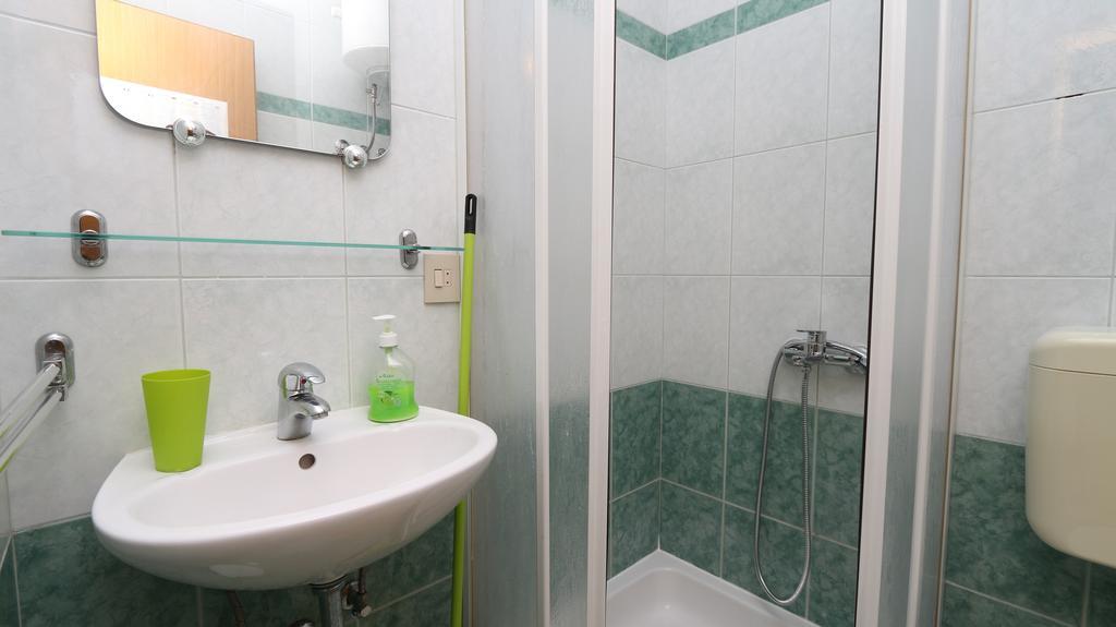 Apartments Antoneta Макарска Екстериор снимка