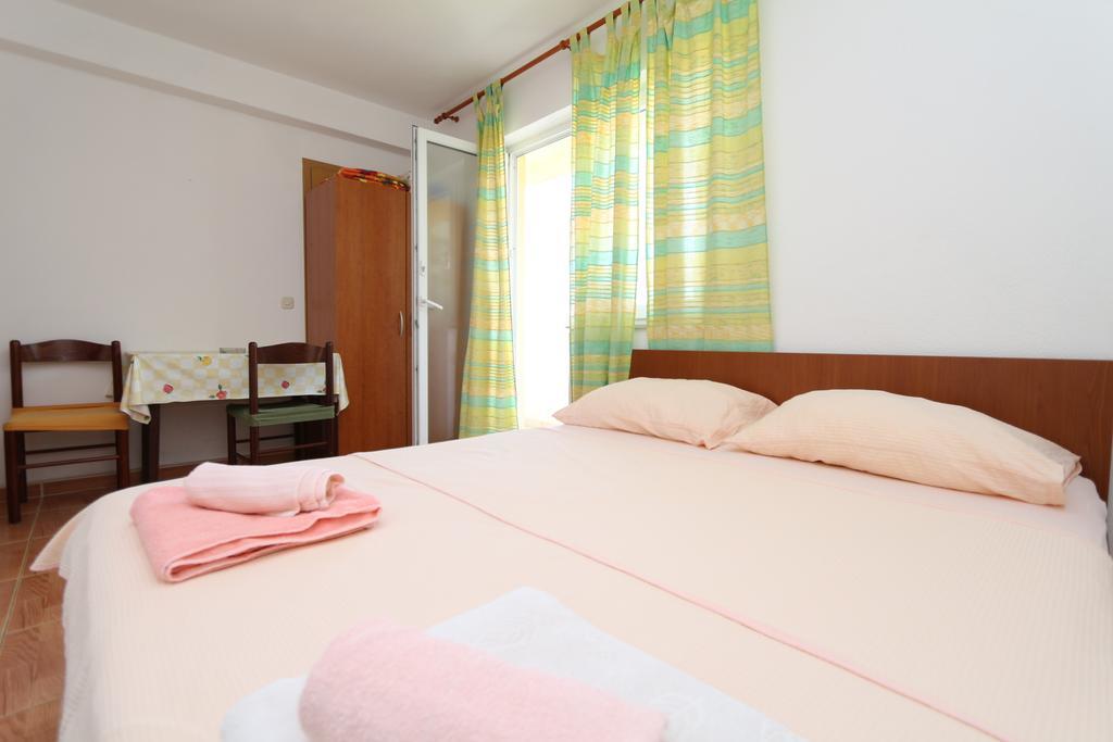 Apartments Antoneta Макарска Екстериор снимка